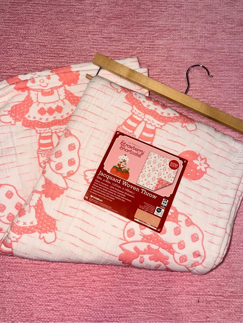 Strawberry Shortcake Jacquard Woven Throw - Pink & White